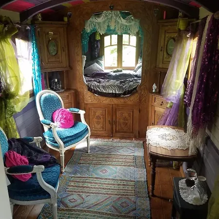 別荘 La Roulotte De Glorit