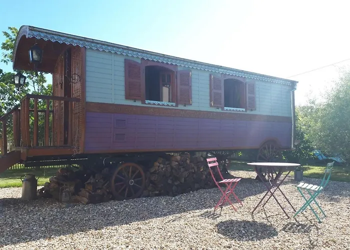 Semesterbostad La Roulotte De Glorit